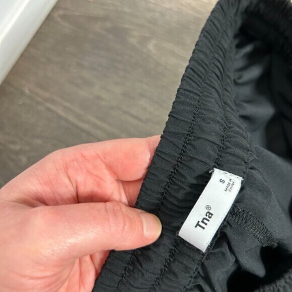 Tna Aritzia Speed Joggers Pant Cuffed ankle midrise drapey Black Size Small - Picture 8 of 14